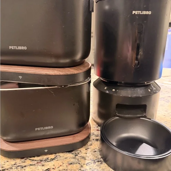 PETLIBRO Feeder and Water Fountain Bundle - Picture 2 of 4